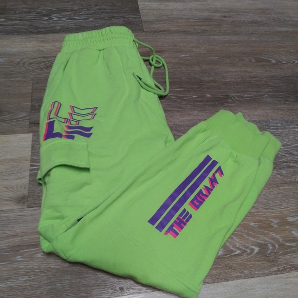 LF Pants - LF The Brand Neon Green Cargo Cropped Sweats Sz M